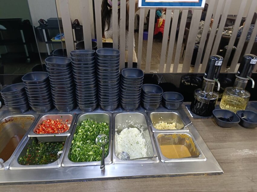 【屏東】隆興汕頭沙茶火鍋。霜降牛肉+松阪豬+哇沙米手打魚漿必點。寵物友善餐廳