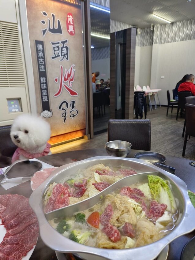 【屏東】隆興汕頭沙茶火鍋。霜降牛肉+松阪豬+哇沙米手打魚漿必點。寵物友善餐廳