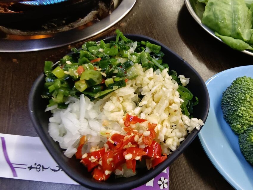 【屏東】隆興汕頭沙茶火鍋。霜降牛肉+松阪豬+哇沙米手打魚漿必點。寵物友善餐廳