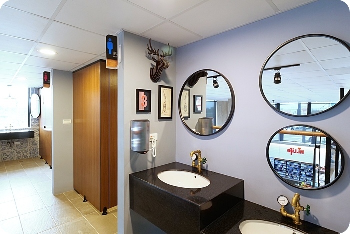 /tmp/phpBus9of /tmp/phpBus9of