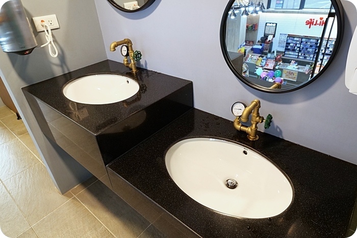 /tmp/phpIv9iwz /tmp/phpIv9iwz