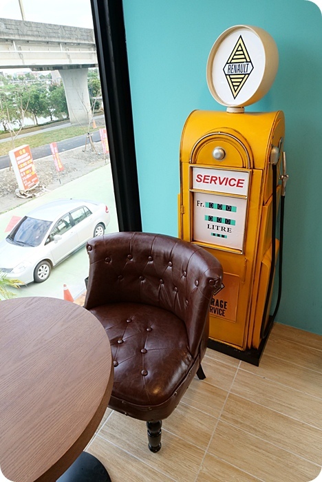 /tmp/phpluzgDx /tmp/phpluzgDx