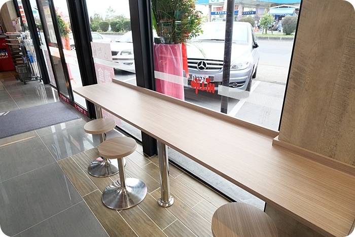 /tmp/phpwEw5vm /tmp/phpwEw5vm