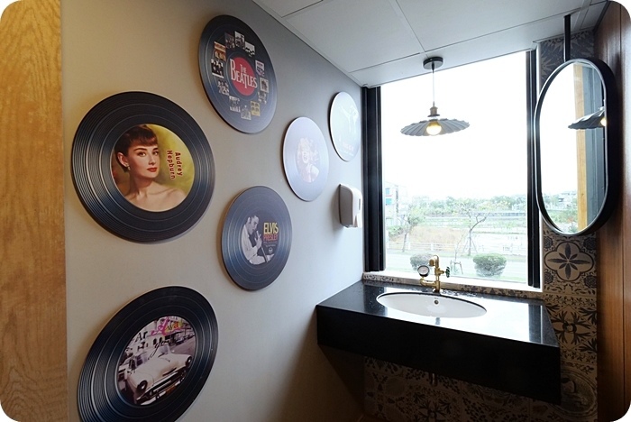 /tmp/phpIOUB9C /tmp/phpIOUB9C