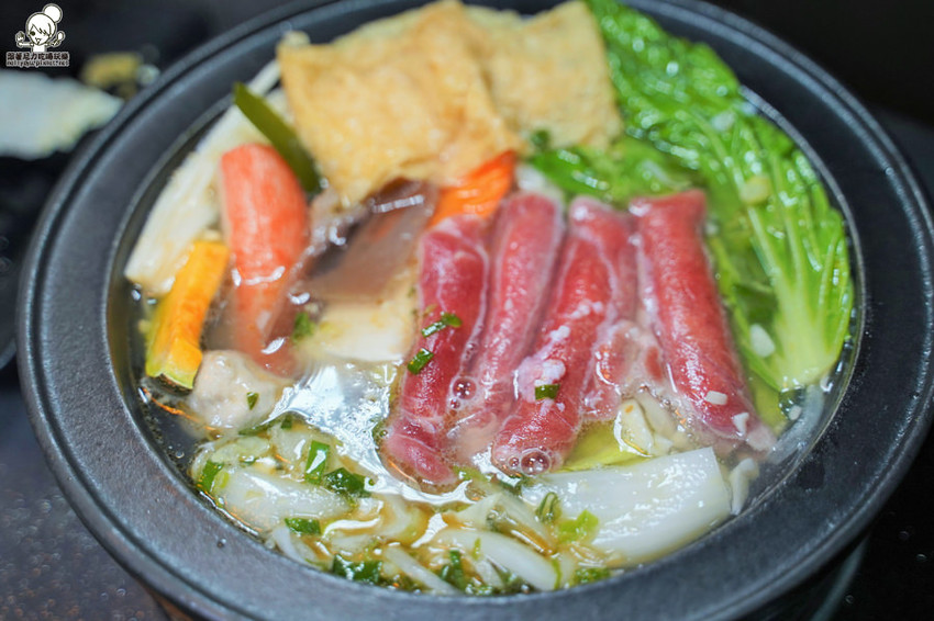 火鍋 鍋物 百元火鍋 個人鍋 宵夜 高雄美食 高雄鍋物 聚餐 文化中心