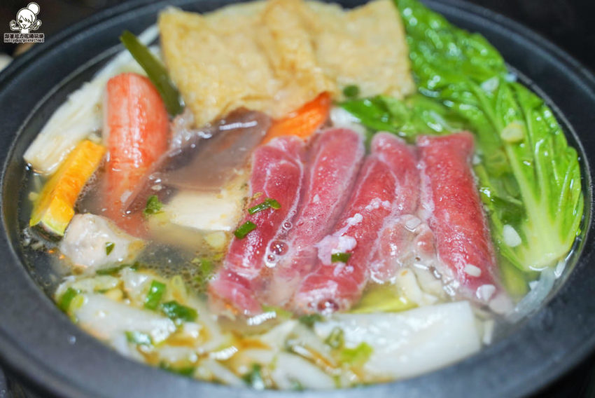 火鍋 鍋物 百元火鍋 個人鍋 宵夜 高雄美食 高雄鍋物 聚餐 文化中心