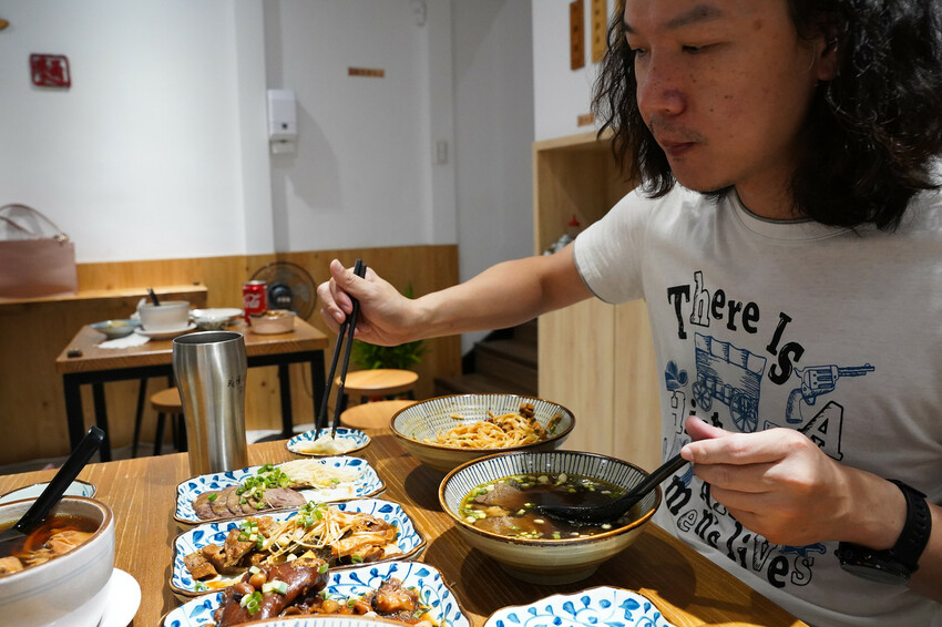 【南京復興站牛肉麵】台北麵食館-東館牛牛肉麵-數十年老主廚經驗傳承的結晶 【南京復興站牛肉麵】台北麵食館-東館牛牛肉麵28