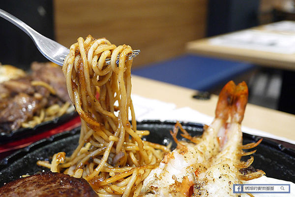 基隆牛排推薦【月之牛炙燒牛排專賣店】比臉大肋眼牛排/基隆美食