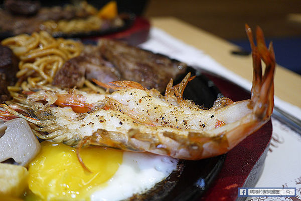 基隆牛排推薦【月之牛炙燒牛排專賣店】比臉大肋眼牛排/基隆美食