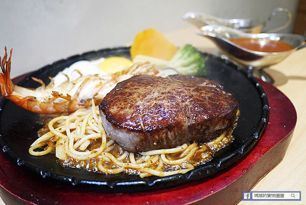 基隆牛排推薦【月之牛炙燒牛排專賣店】比臉大肋眼牛排/基隆美食
