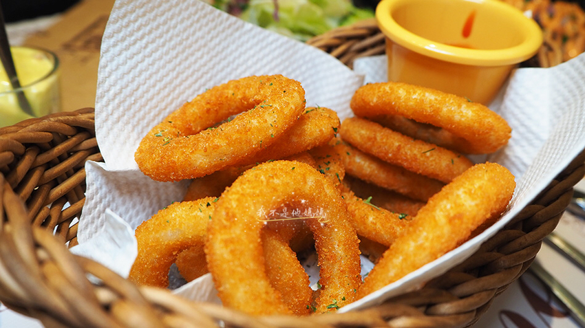 月之牛炙燒牛排專賣店 基隆女中美食,基隆火車站聚餐餐廳,和平島,基隆彩色小屋,基隆正濱漁港,基隆牛排酥皮濃湯,基隆車站酥皮濃湯,基隆火車站酥皮濃湯,基隆文化中心