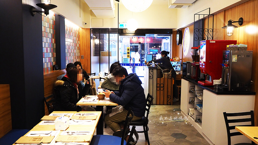 月之牛炙燒牛排專賣店 基隆女中美食,基隆火車站聚餐餐廳,和平島,基隆彩色小屋,基隆正濱漁港,基隆牛排酥皮濃湯,基隆車站酥皮濃湯,基隆火車站酥皮濃湯,基隆文化中心