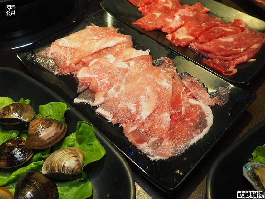 平價石頭火鍋,武藏鍋物新開幕!開鍋百元可任選肉盤一份,打卡再送一盤肉!