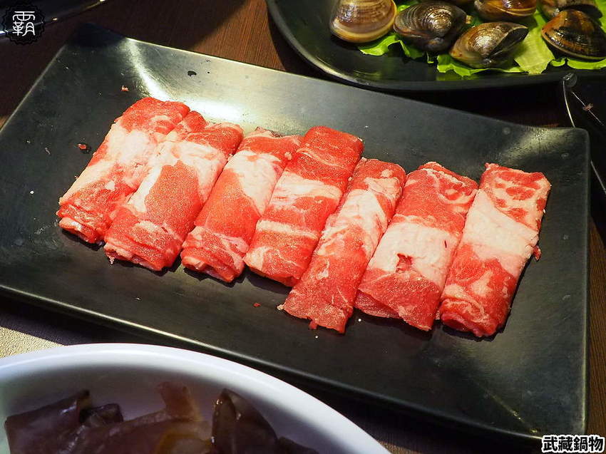 平價石頭火鍋,武藏鍋物新開幕!開鍋百元可任選肉盤一份,打卡再送一盤肉!