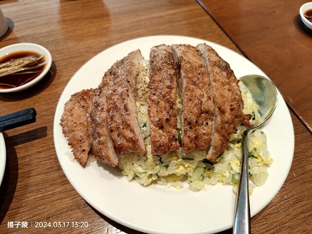 2024鼎泰豐|新生店,品嚐黃金十八摺的小籠包🍜,米其林指南