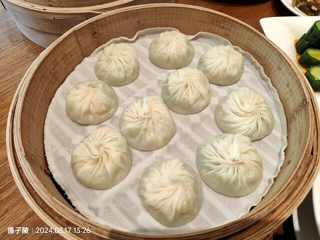 2024鼎泰豐|新生店,品嚐黃金十八摺的小籠包🍜,米其林指南