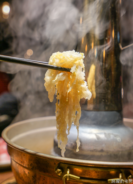 [台北大安區火鍋]何善之精緻火鍋2020新登場- 酸菜白肉鍋 自家醃漬滋味圓潤不死酸 炭燒火鍋熱力十足  設有排煙設備   焦志方焦哥串門子啦  大安區美食 台北火鍋