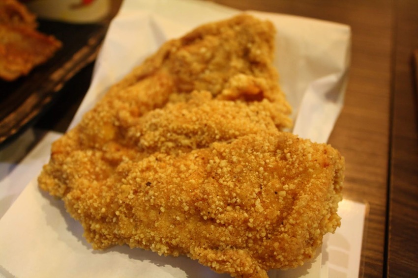 【大安區雞排推薦】傳奇雞排|自製特殊醃料醃漬,多汁不乾柴-六張犁雞排推薦!