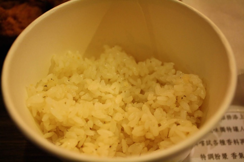 【大安區雞排推薦】傳奇雞排|自製特殊醃料醃漬,多汁不乾柴-六張犁雞排推薦!