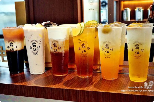 廟東夜市美食 豐原美食 霜江茶行豐原菜單必喝推薦menu 手搖飲料 飲料店 芝士奶霜 杭菊 布丁奶茶 黑糖珍珠鮮奶 百香果 人氣店DSC08445.JPG