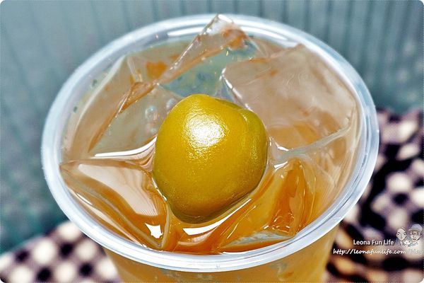 廟東夜市美食 豐原美食 霜江茶行豐原菜單必喝推薦menu 手搖飲料 飲料店 芝士奶霜 杭菊 布丁奶茶 黑糖珍珠鮮奶 百香果 人氣店DSC08416.JPG