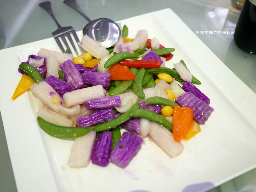 【台中美食】萊特薇庭台中最美的飯店式宴會餐廳，人生最重要決定就在這舉行吧！婚宴辦桌桌菜菜色心得分享紀錄。 @熊寶小榆の旅遊日記