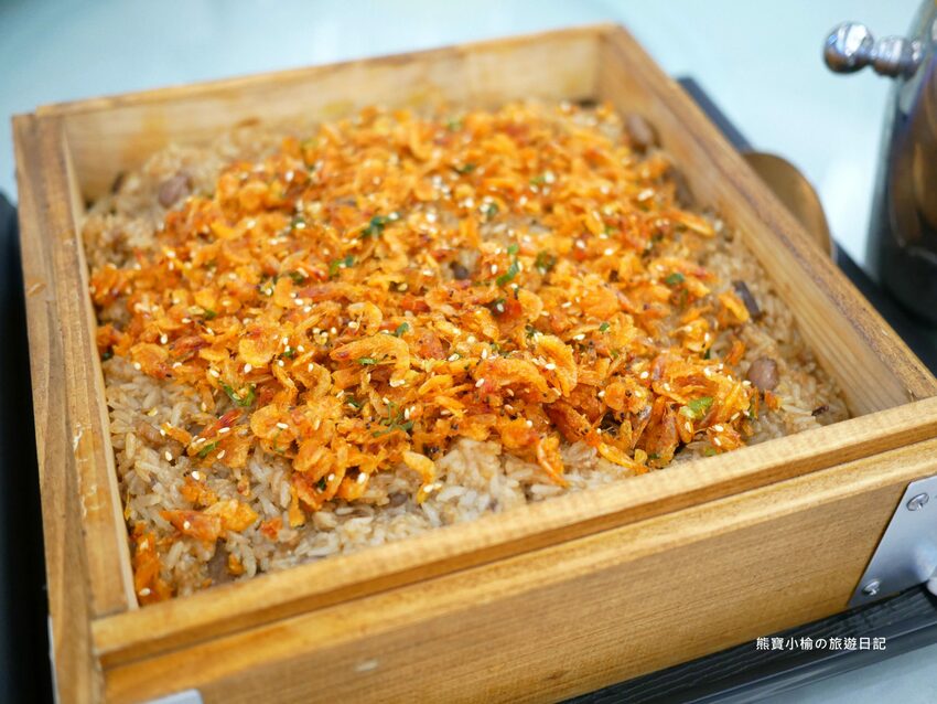 【台中美食】萊特薇庭台中最美的飯店式宴會餐廳，人生最重要決定就在這舉行吧！婚宴辦桌桌菜菜色心得分享紀錄。 @熊寶小榆の旅遊日記