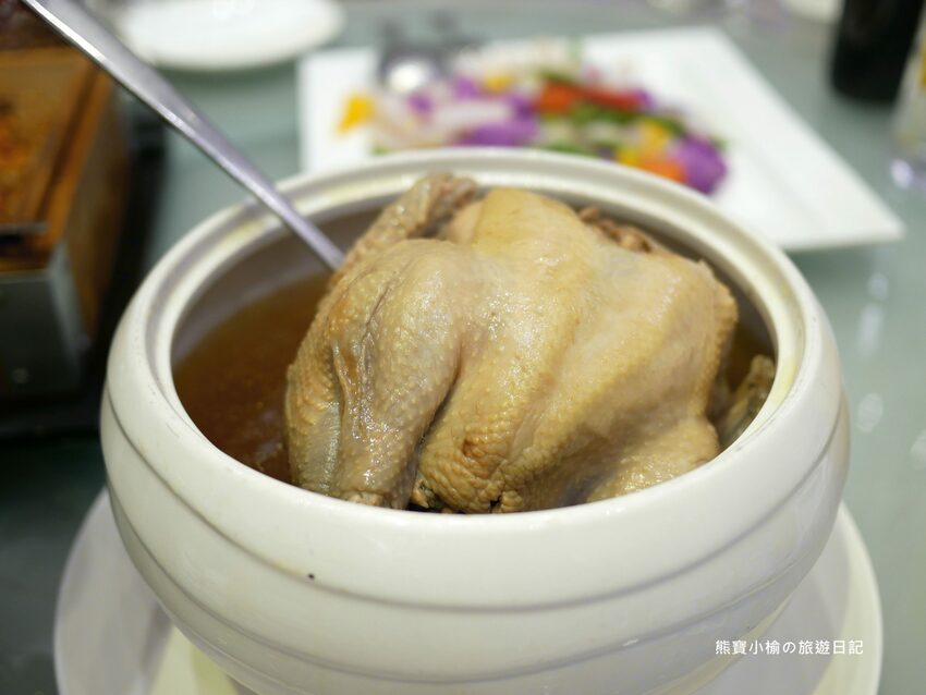 【台中美食】萊特薇庭台中最美的飯店式宴會餐廳，人生最重要決定就在這舉行吧！婚宴辦桌桌菜菜色心得分享紀錄。 @熊寶小榆の旅遊日記