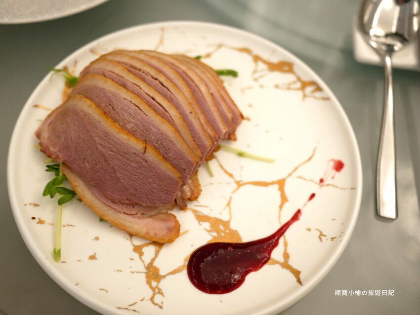 【台中美食】萊特薇庭台中最美的飯店式宴會餐廳，人生最重要決定就在這舉行吧！婚宴辦桌桌菜菜色心得分享紀錄。 @熊寶小榆の旅遊日記