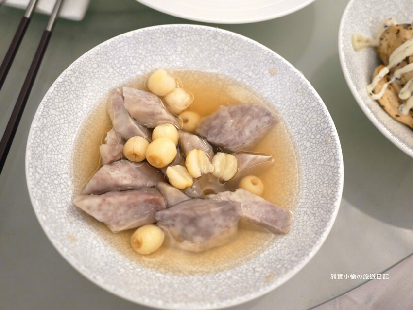 【台中美食】萊特薇庭台中最美的飯店式宴會餐廳，人生最重要決定就在這舉行吧！婚宴辦桌桌菜菜色心得分享紀錄。 @熊寶小榆の旅遊日記