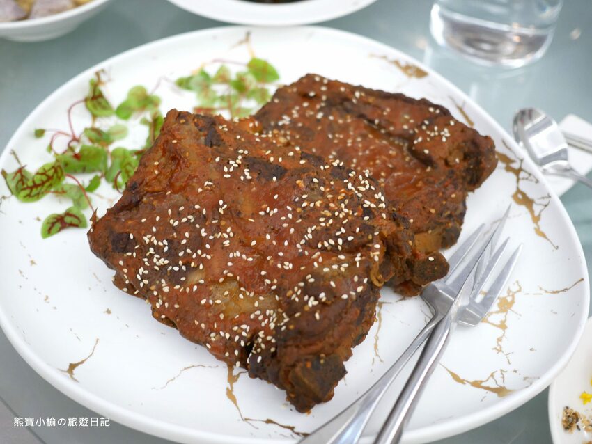 【台中美食】萊特薇庭台中最美的飯店式宴會餐廳，人生最重要決定就在這舉行吧！婚宴辦桌桌菜菜色心得分享紀錄。 @熊寶小榆の旅遊日記