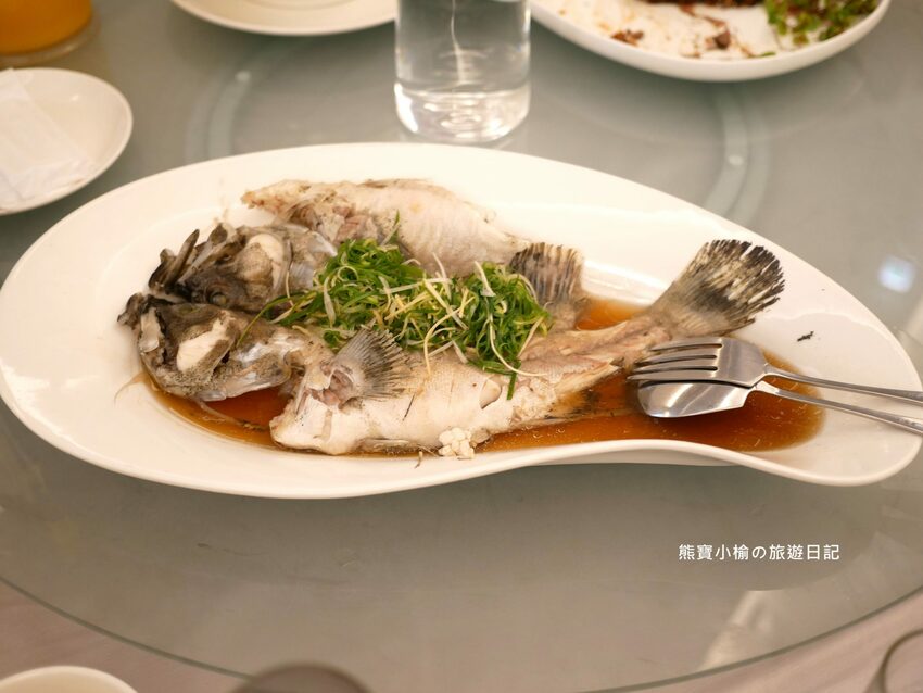 【台中美食】萊特薇庭台中最美的飯店式宴會餐廳，人生最重要決定就在這舉行吧！婚宴辦桌桌菜菜色心得分享紀錄。 @熊寶小榆の旅遊日記