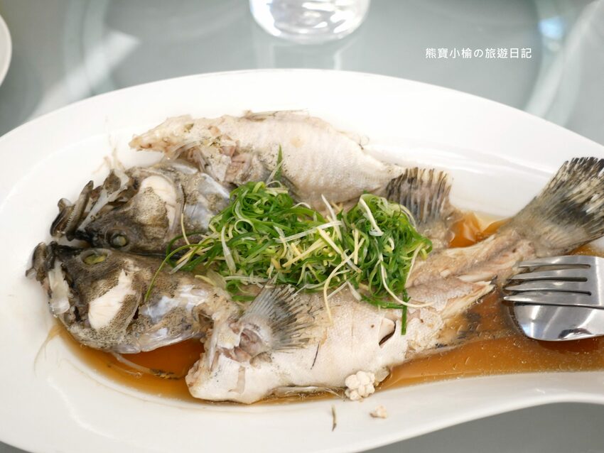 【台中美食】萊特薇庭台中最美的飯店式宴會餐廳，人生最重要決定就在這舉行吧！婚宴辦桌桌菜菜色心得分享紀錄。 @熊寶小榆の旅遊日記