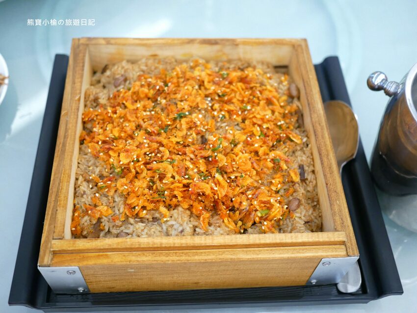 【台中美食】萊特薇庭台中最美的飯店式宴會餐廳，人生最重要決定就在這舉行吧！婚宴辦桌桌菜菜色心得分享紀錄。 @熊寶小榆の旅遊日記