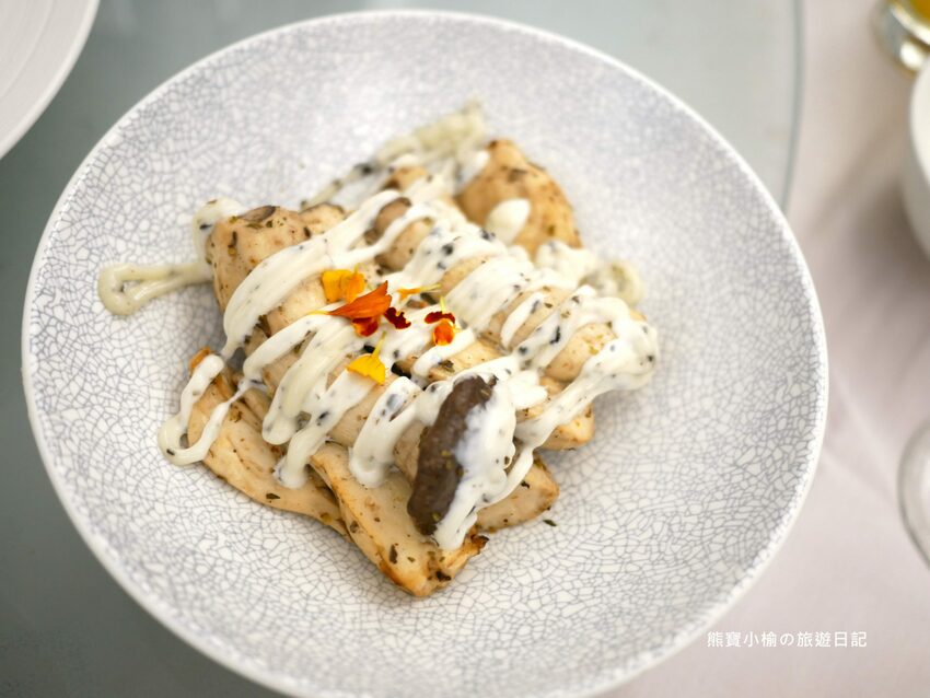 【台中美食】萊特薇庭台中最美的飯店式宴會餐廳，人生最重要決定就在這舉行吧！婚宴辦桌桌菜菜色心得分享紀錄。 @熊寶小榆の旅遊日記