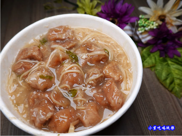 外帶赤肉麵線-無敵號赤肉大腸蚵仔麵線 (3).jpg