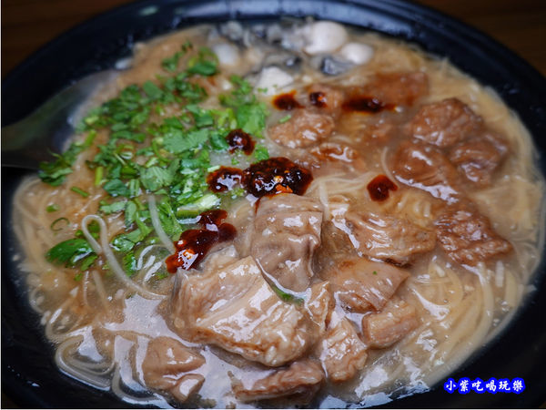 綜合麵線加辣-無敵號赤肉大腸蚵仔麵線 (3).jpg