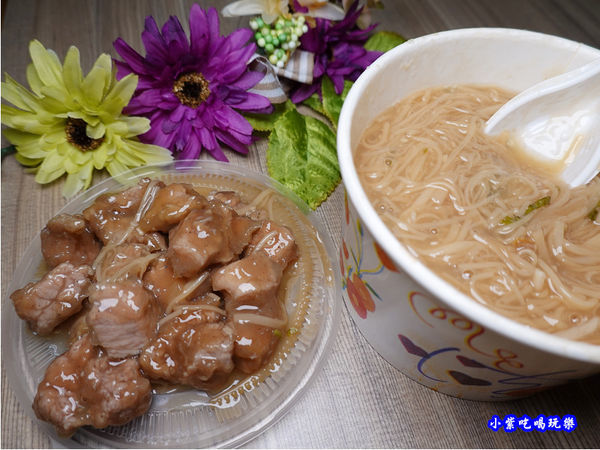 外帶赤肉麵線-無敵號赤肉大腸蚵仔麵線 (2).jpg