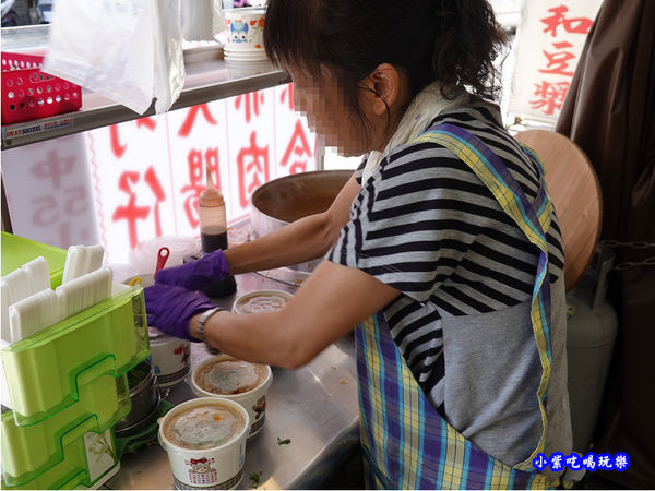 生意很好-無敵號赤肉大腸蚵仔麵線.jpg