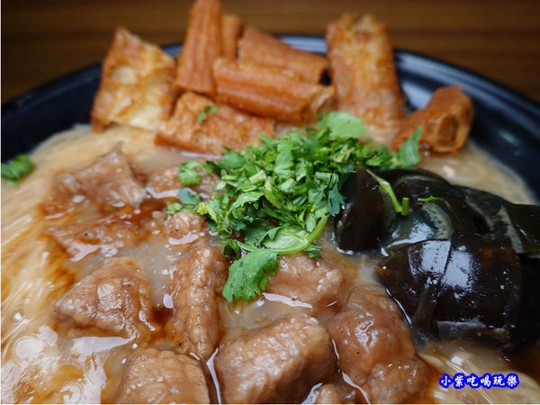 港式麵線-無敵號赤肉大腸蚵仔麵線 (2).jpg