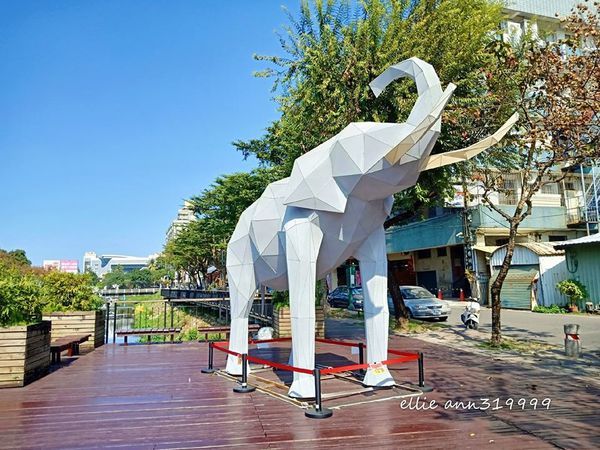 /tmp/phpU0eCIE /tmp/phpU0eCIE