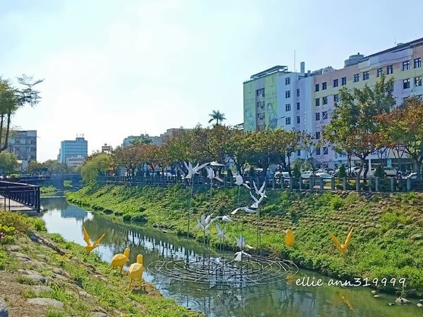 /tmp/phpm106QD /tmp/phpm106QD