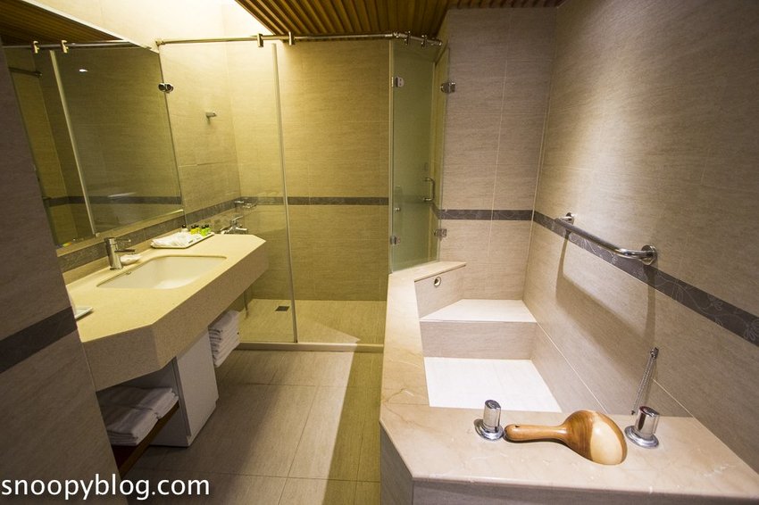 【台中親子飯店】統一渡假村谷關溫泉養生會館|谷關親子飯店~兒童遊戲室、室內水療SPA、溪谷泳池、露天風呂…親子玩樂泡湯度假推薦