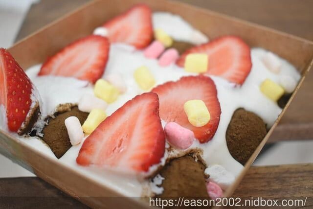 台中伴手禮 | 芳塢碼頭專業麻糬 傳統美食新突破 莓友朵起來 季節限定（新鮮草莓+傳統麻糬+手作餡料） -  就是這樣。吃喝玩樂。愛漂亮部落格 - FashionGuide 華人時尚專業評鑑