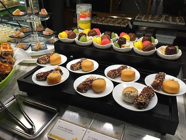 LINE_ALBUM_旅行組_220109_45