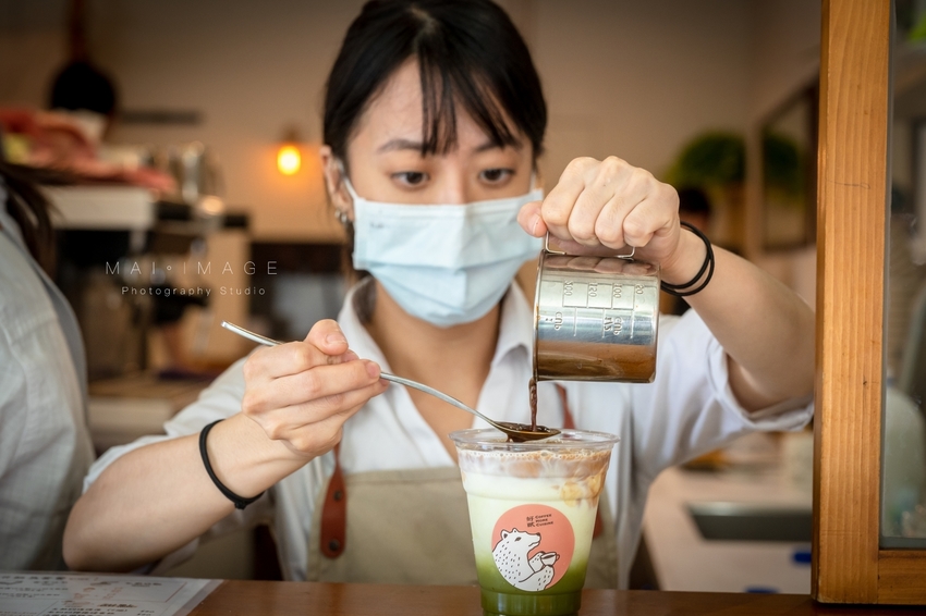 桃園中壢美食｜好貳Coffee Home Cuisine，中壢中正公園對面翻轉台味文青早午餐。古早味軟蛋餅、韓風金厚吐司、黑金松露拌麵必點