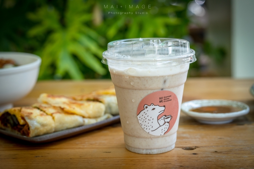 桃園中壢美食｜好貳Coffee Home Cuisine，中壢中正公園對面翻轉台味文青早午餐。古早味軟蛋餅、韓風金厚吐司、黑金松露拌麵必點