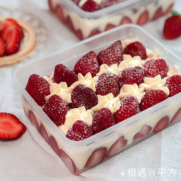 麵包空間 草莓盒子 (2) 麵包空間 草莓盒子 (2)