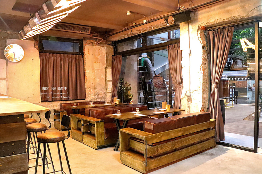 西門町餐酒館拉圖爾精釀柴燒餐廳。台北餐酒館、精釀啤酒餐廳