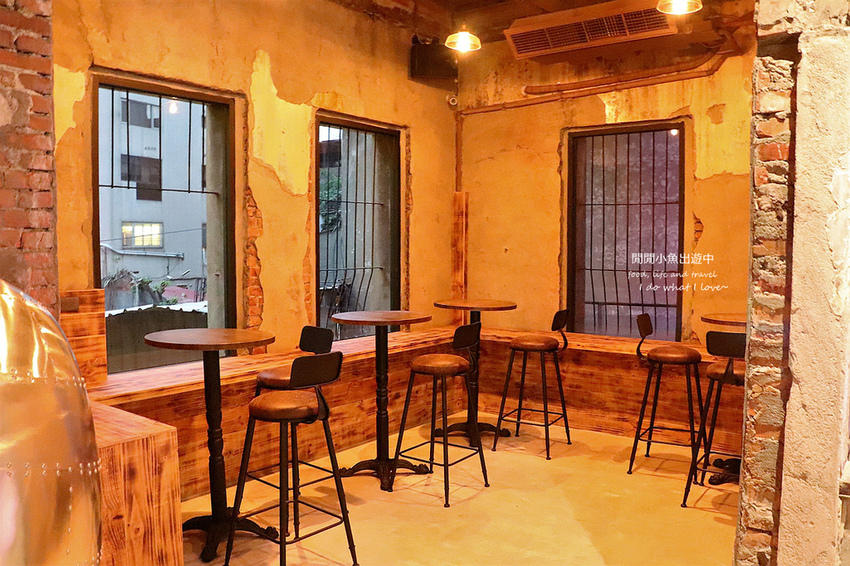 西門町餐酒館拉圖爾精釀柴燒餐廳。台北餐酒館、精釀啤酒餐廳